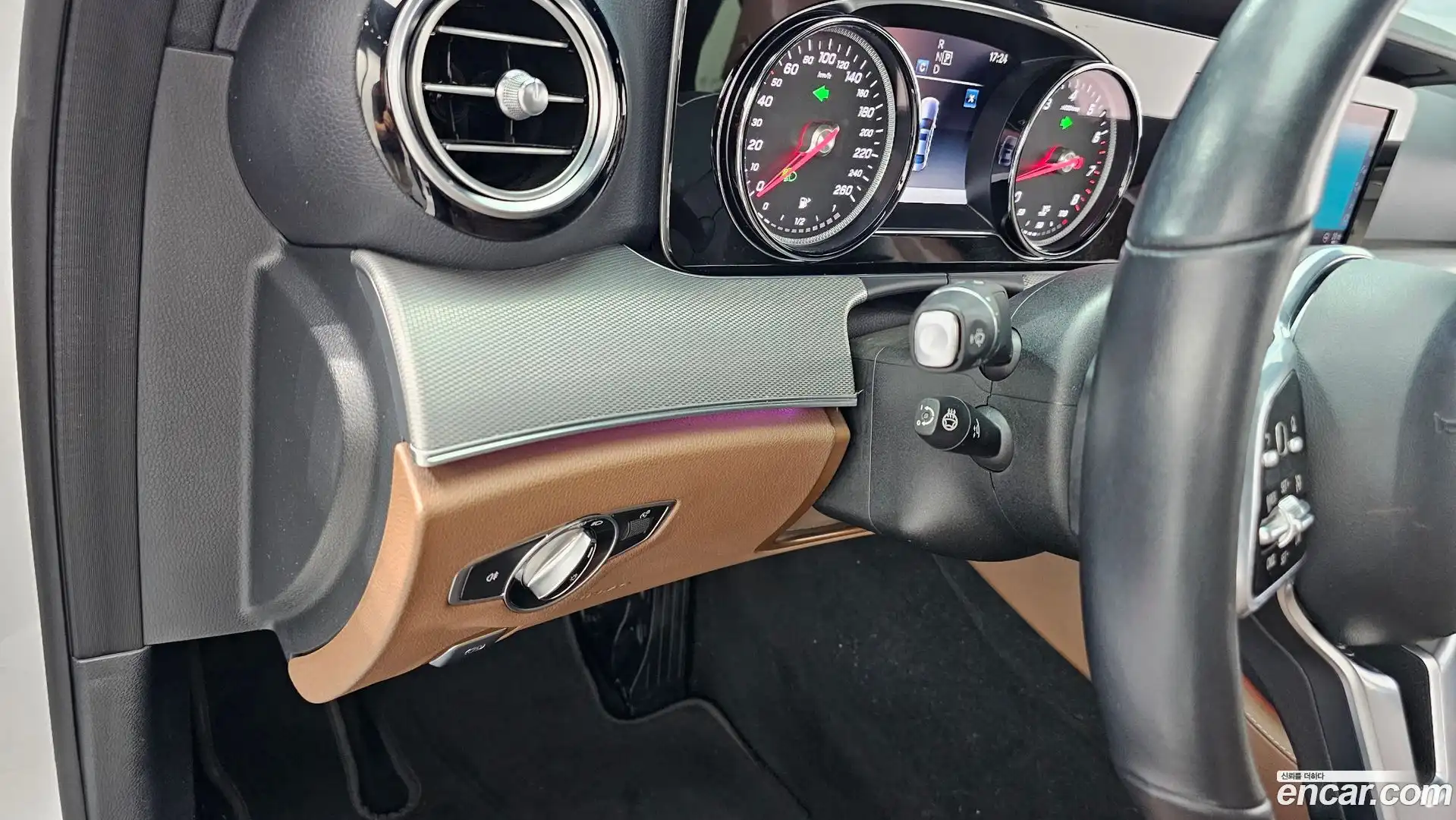 E-Class Mercedes-Benz 2018.10-OPTION-021