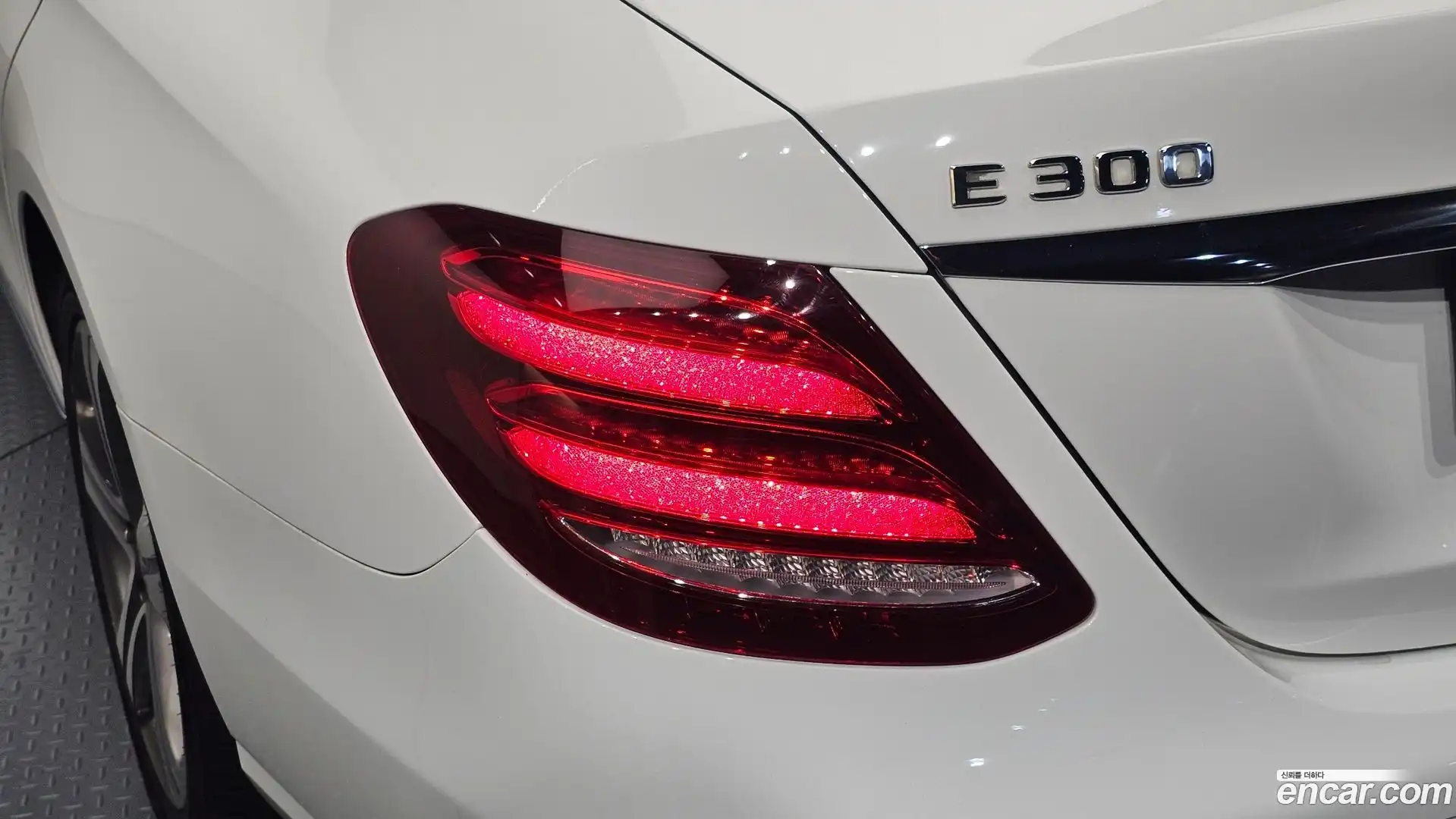 E-Class Mercedes-Benz 2018.10-OUTER-033