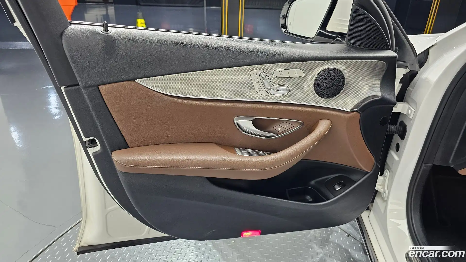 E-Class Mercedes-Benz 2018.10-INNER-034
