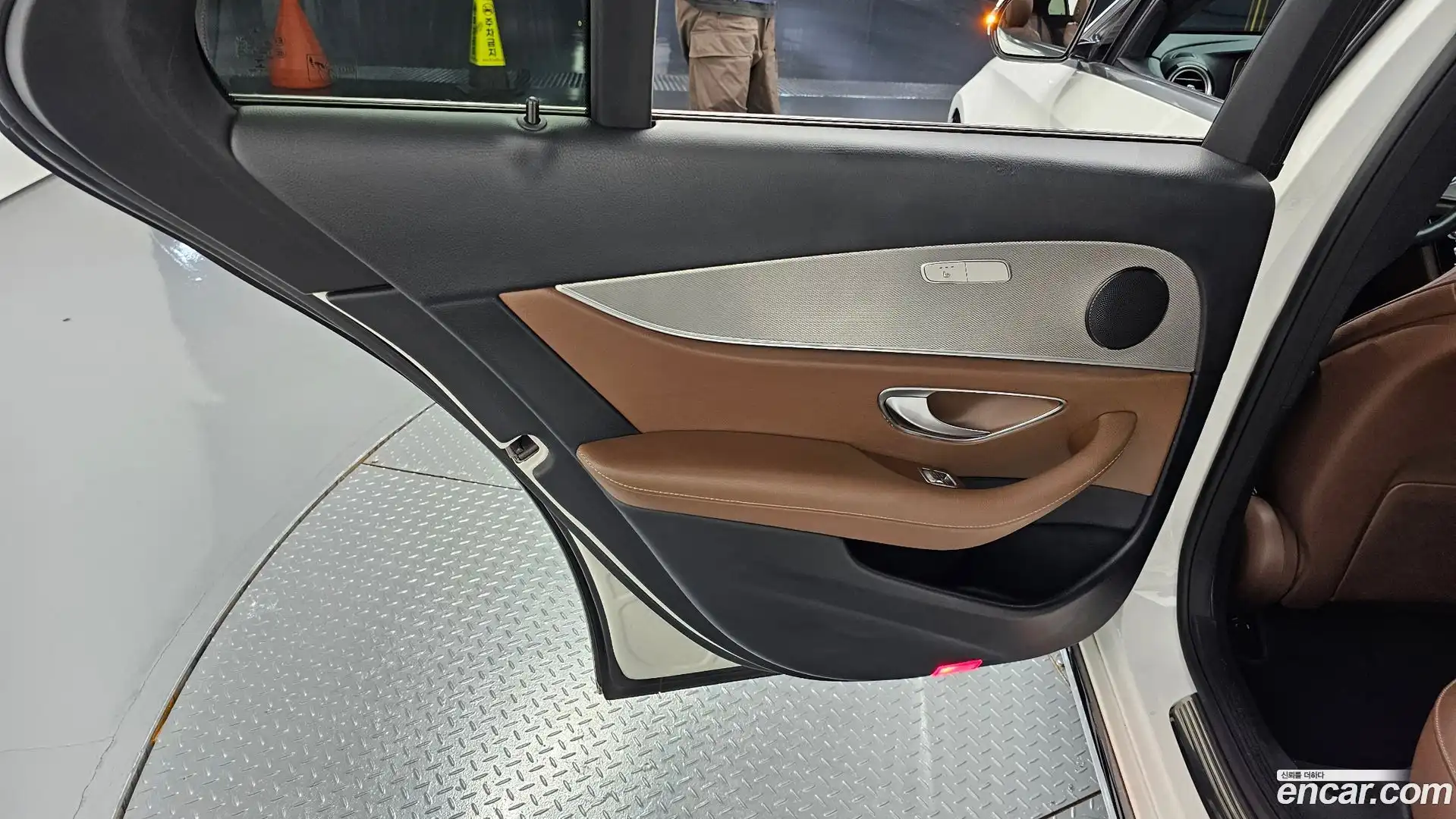 E-Class Mercedes-Benz 2018.10-INNER-035