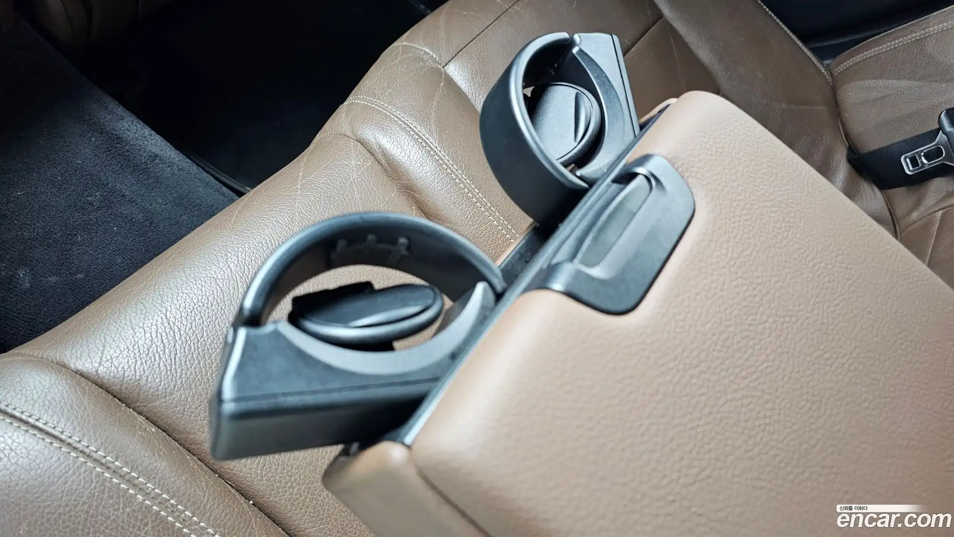 E-Class Mercedes-Benz 2018.10-OPTION-042