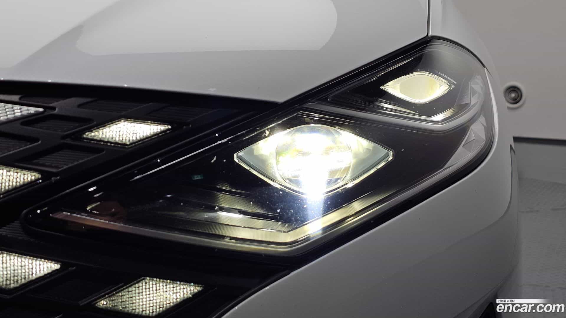 Grandeur Hyundai 2020.1-OUTER-032