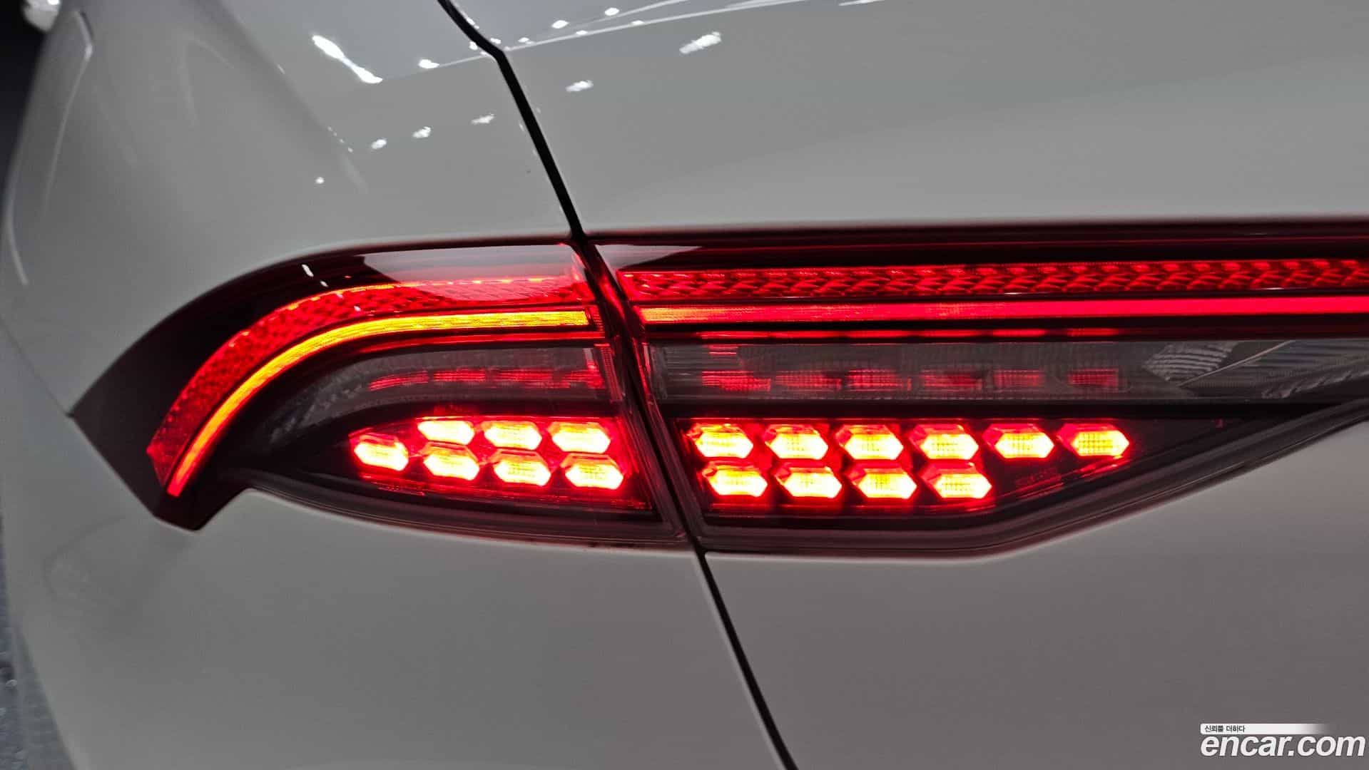 Grandeur Hyundai 2020.1-OUTER-033