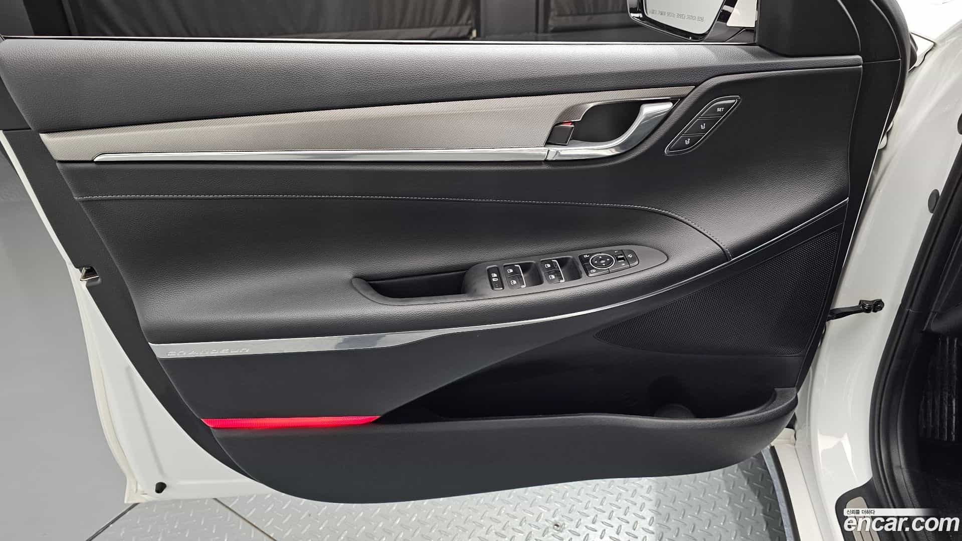 Grandeur Hyundai 2020.1-INNER-034