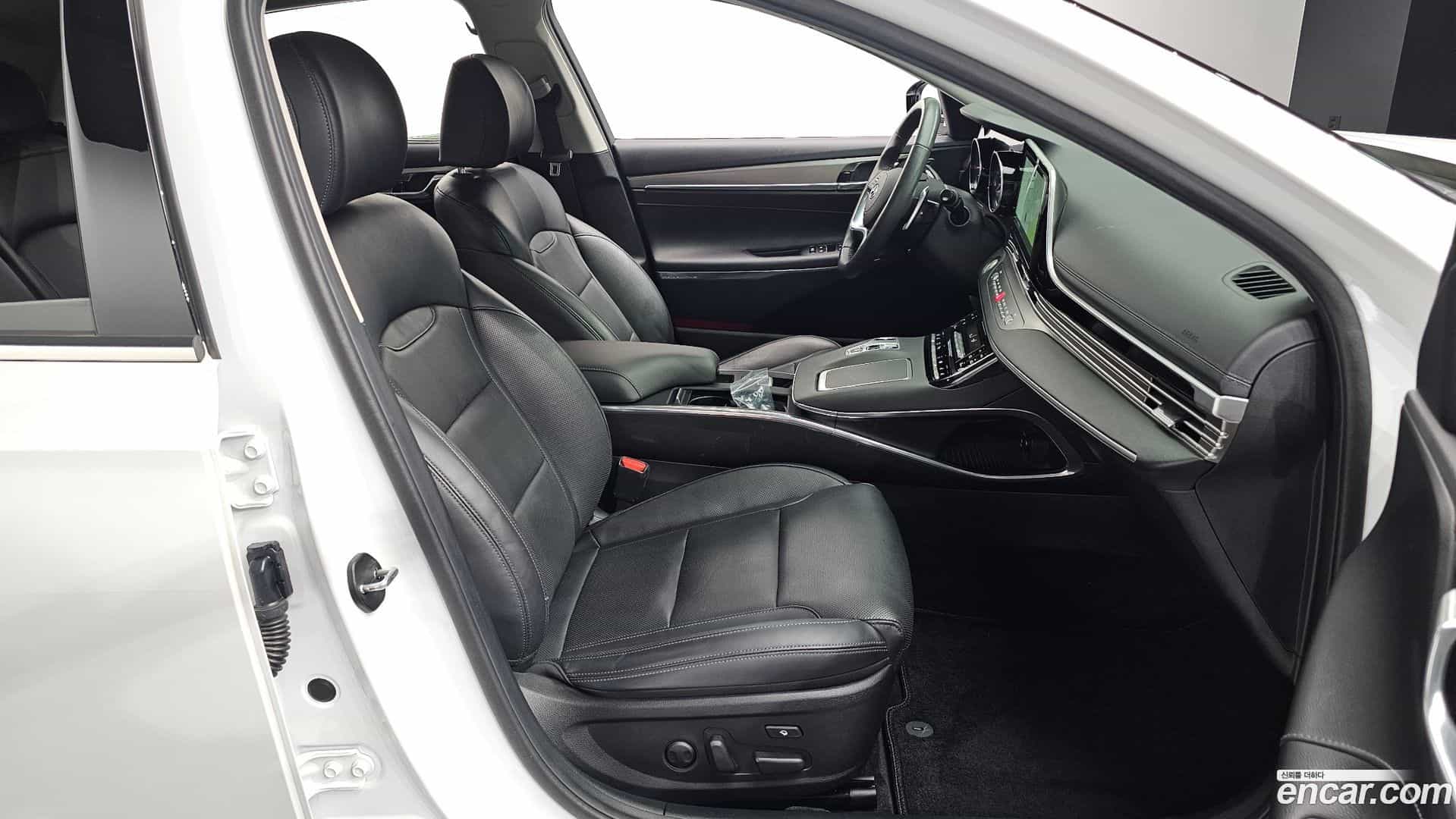 Grandeur Hyundai 2020.1-INNER-036