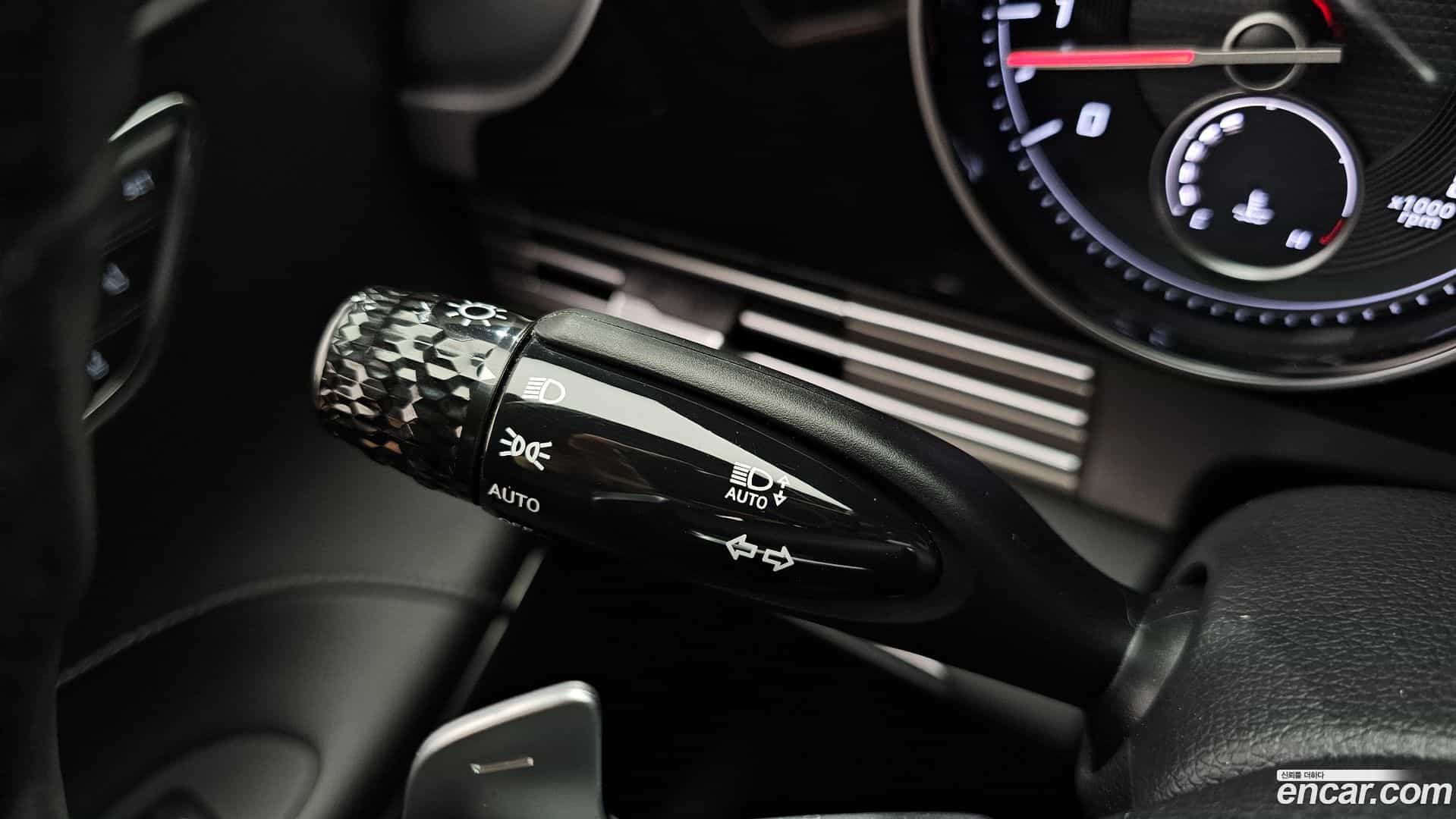 Grandeur Hyundai 2020.1-OPTION-043