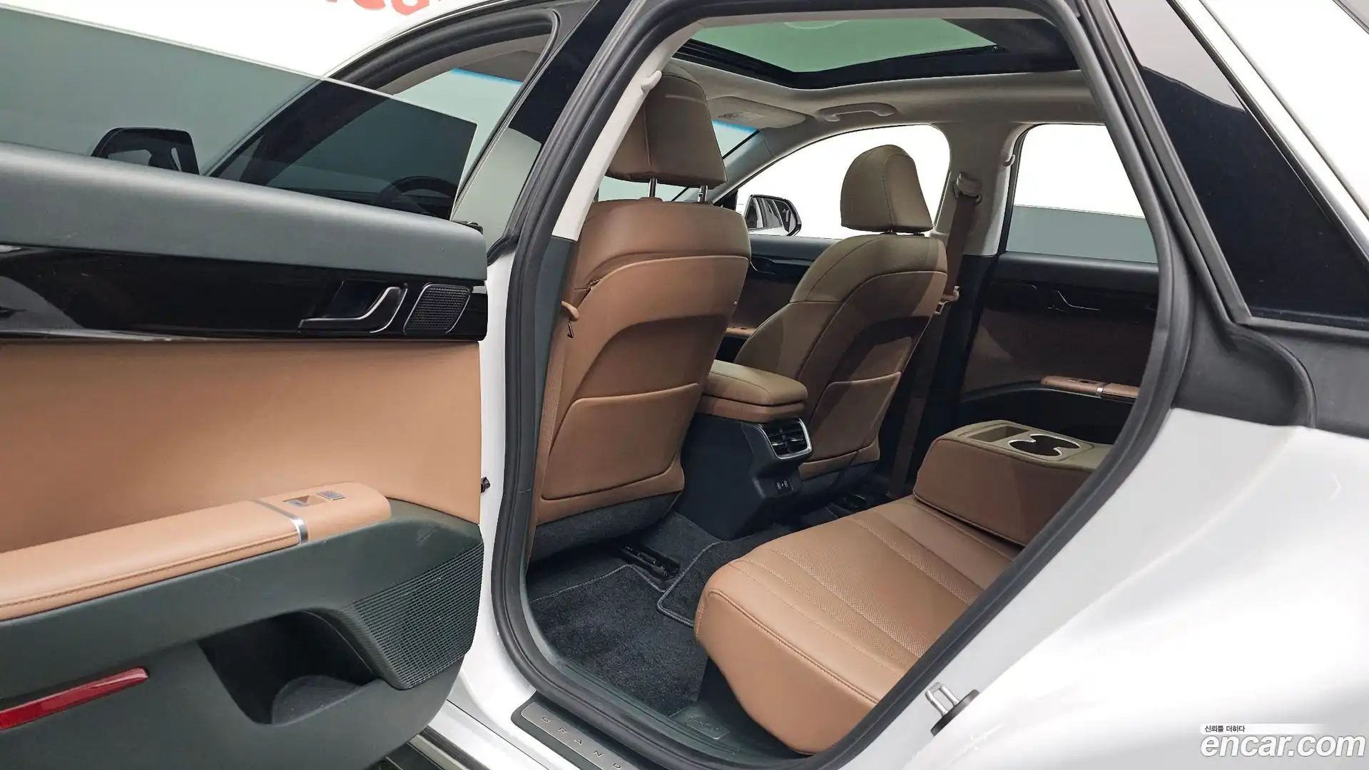 Grandeur Hyundai 2023.9-OPTION-015