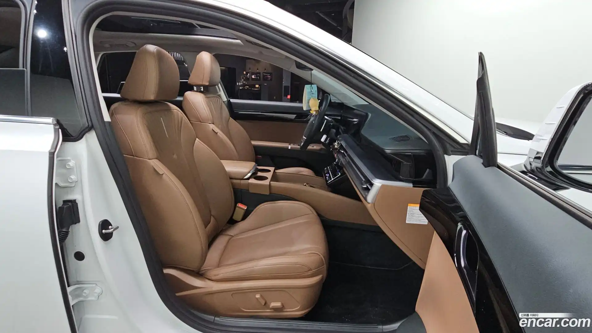 Grandeur Hyundai 2023.9-OPTION-016