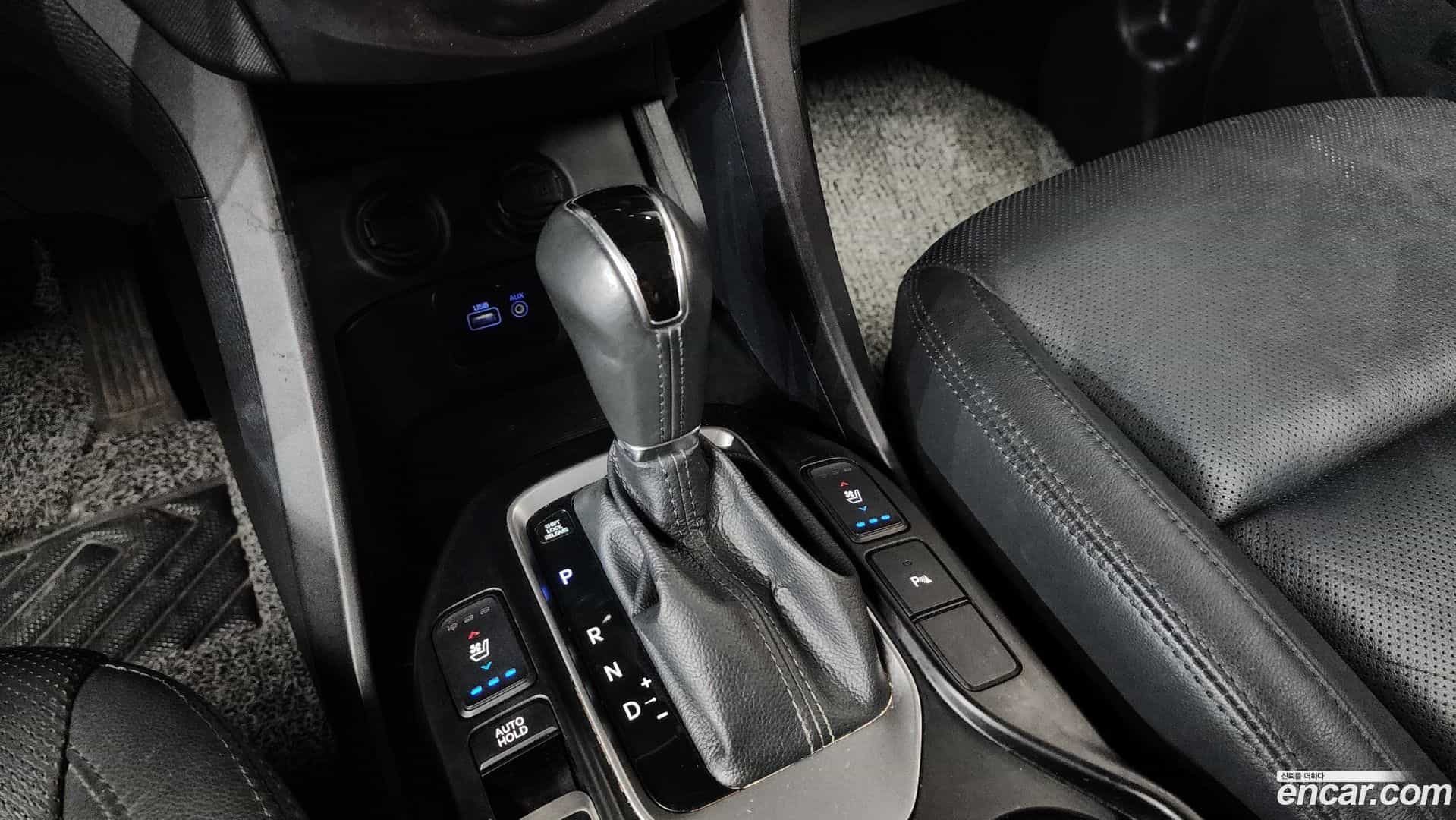 Maxcruz Hyundai 2017.1-INNER-009