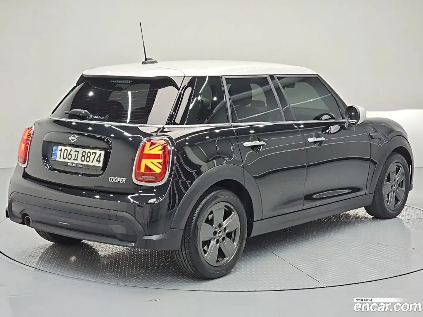 Main__Slider__Photo:Cooper Mini 2023.4-1