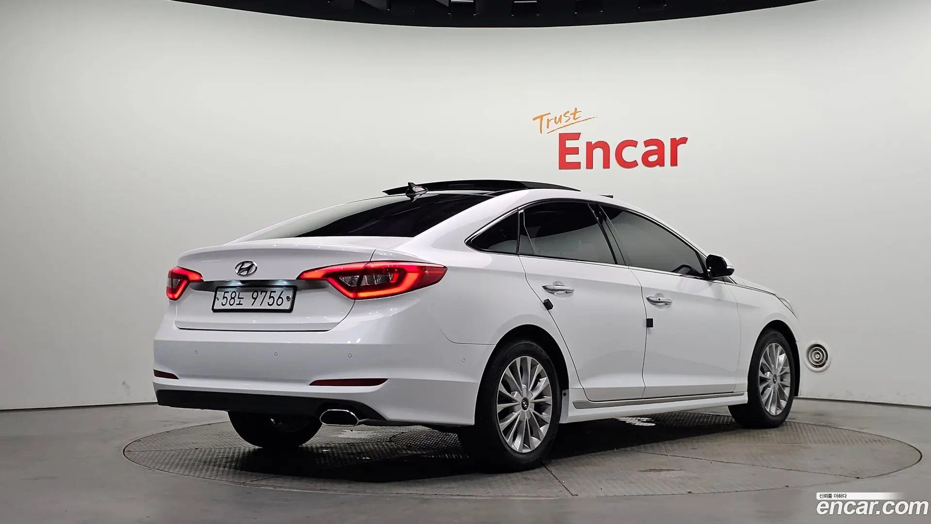 Main__Slider__Photo:Sonata Hyundai 2015.5-1