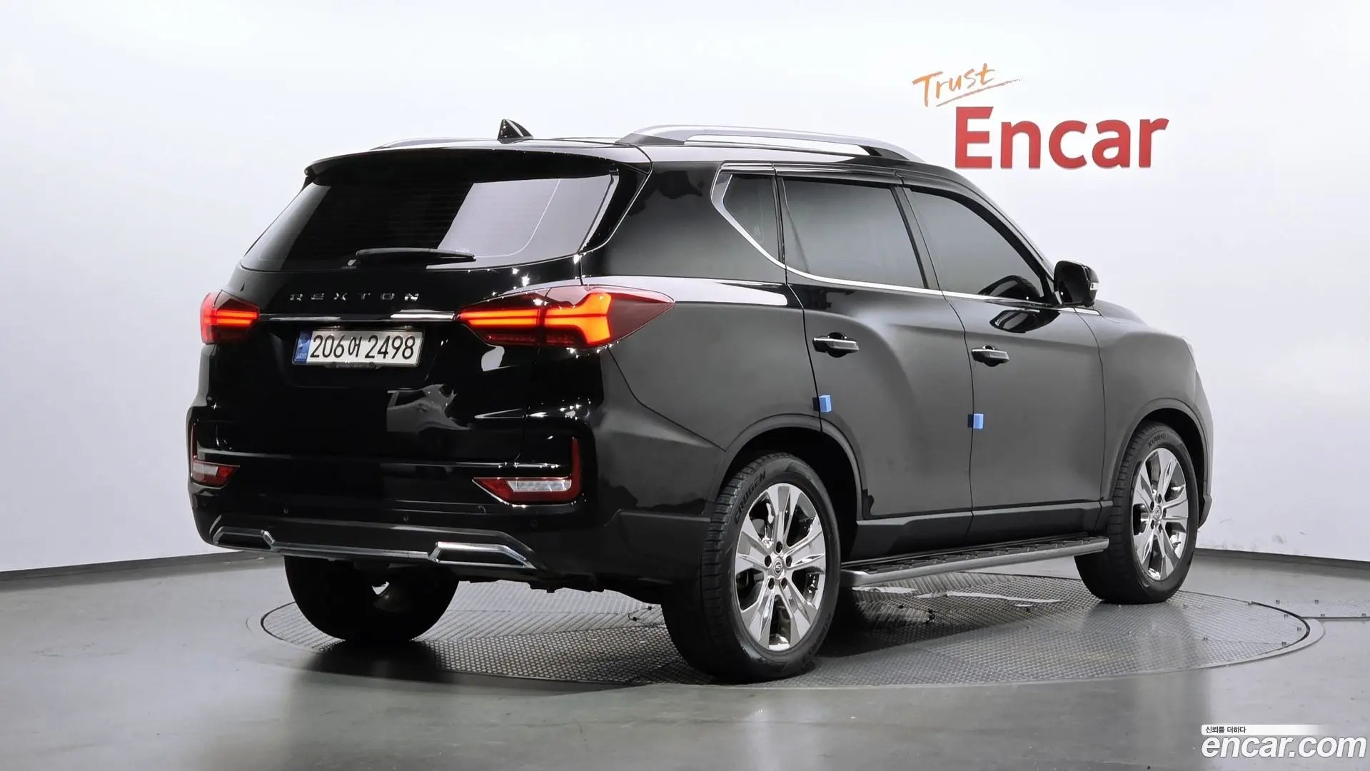 Main__Slider__Photo:Rexton KG Mobility 2022.2-1