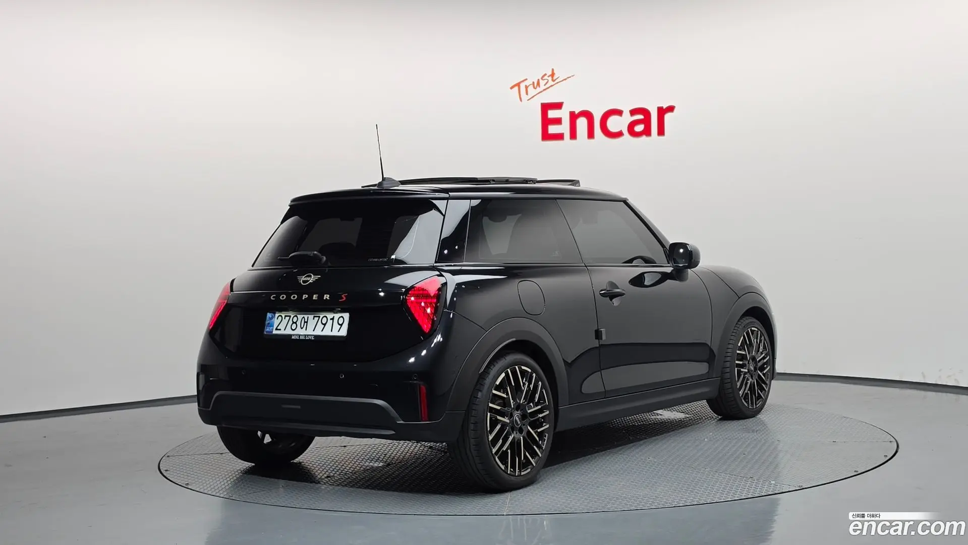 Main__Slider__Photo:Cooper Mini 2024.7-1
