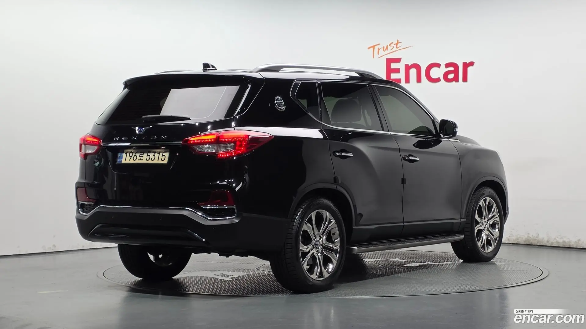 Main__Slider__Photo:Rexton KG Mobility 2018.2-1