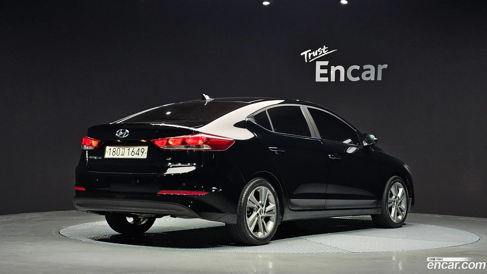 Main__Slider__Photo:AVANTE Hyundai 2018.2-1