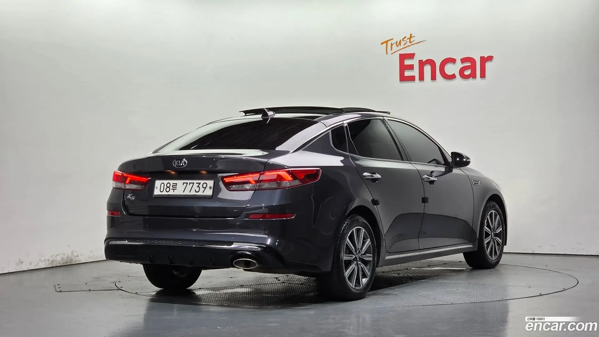 Main__Slider__Photo:K5 Kia 2018.3-1