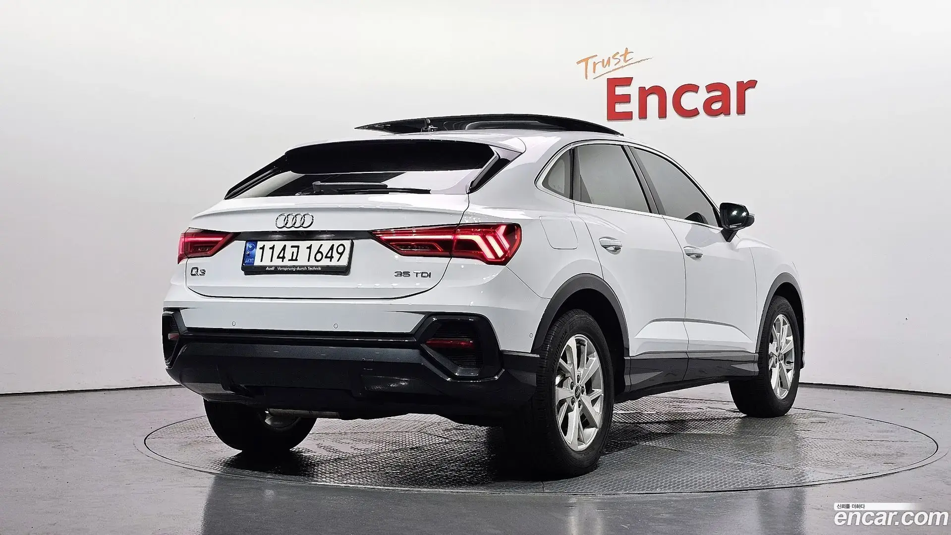 Main__Slider__Photo:Q3 Audi 2023.6-1