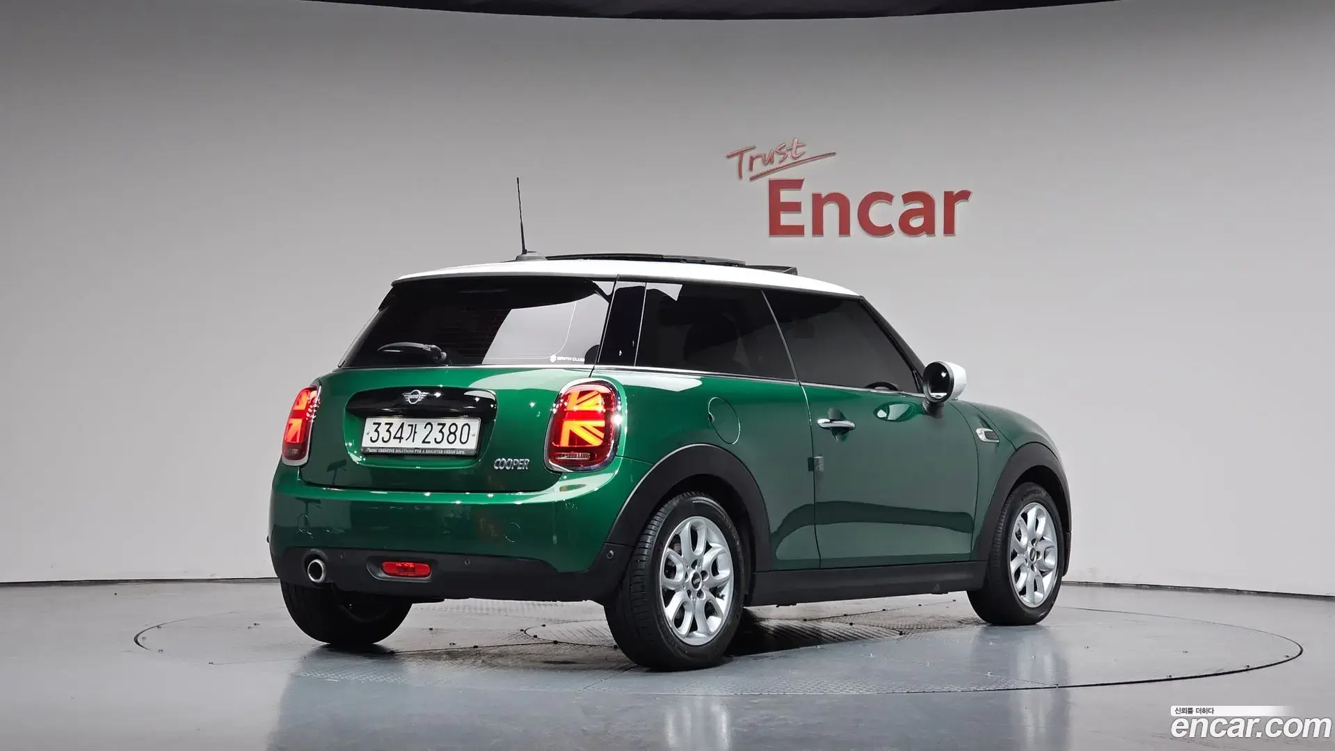 Main__Slider__Photo:Cooper Mini 2019.10-1