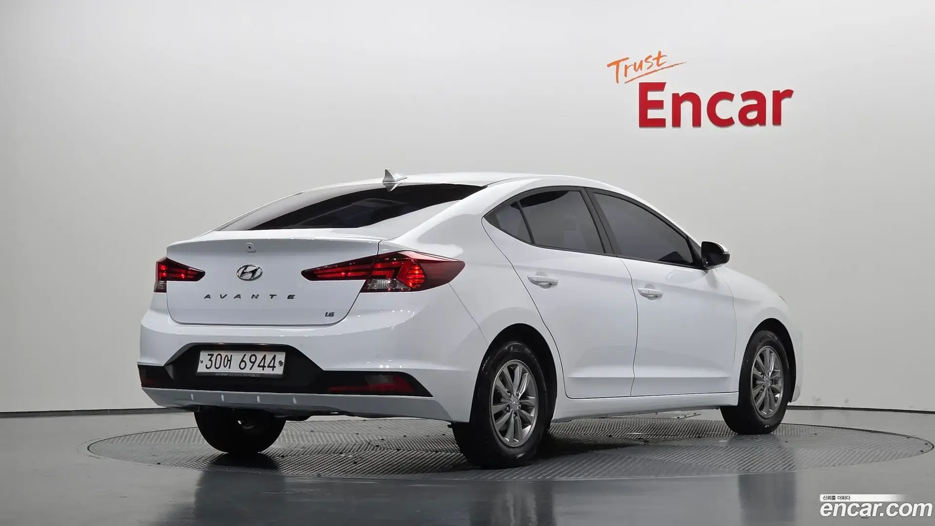 Main__Slider__Photo:AVANTE Hyundai 2019.2-1