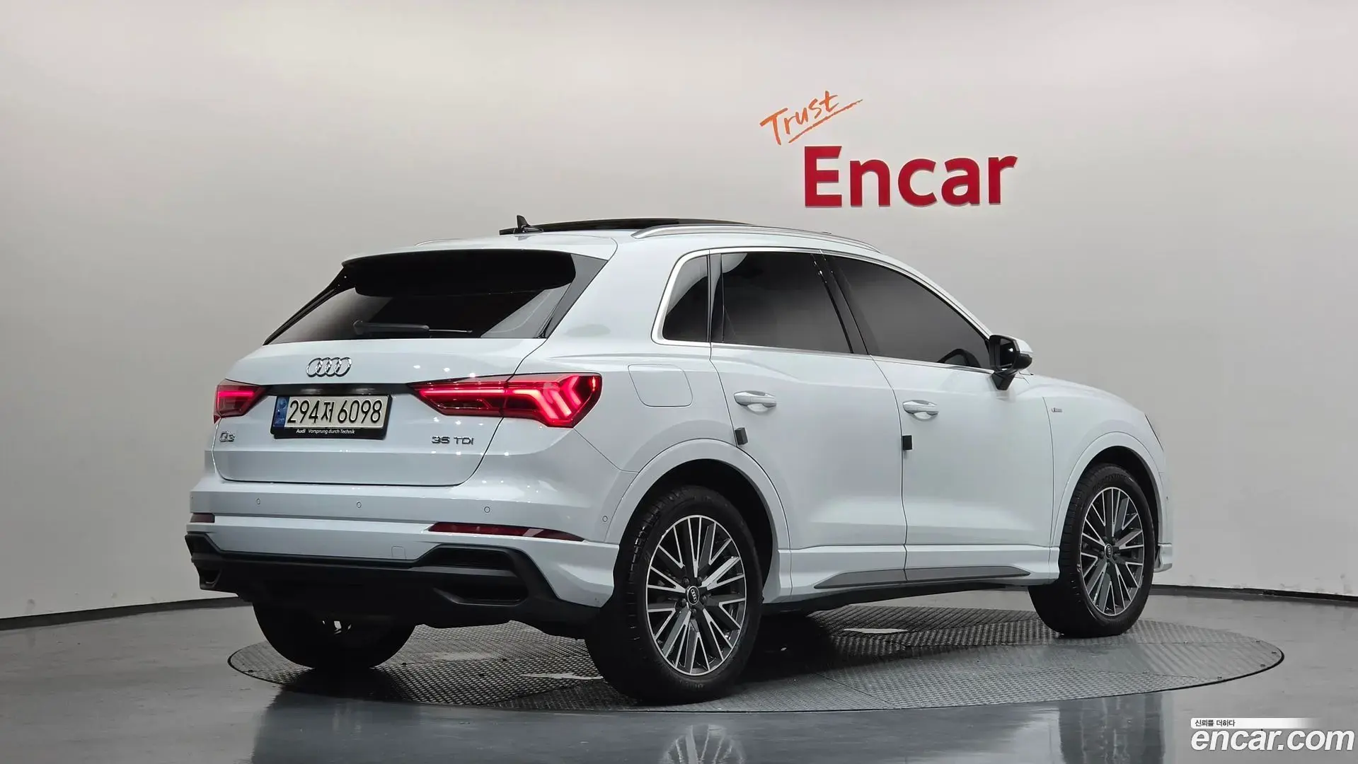 Main__Slider__Photo:Q3 Audi 2022.11-1