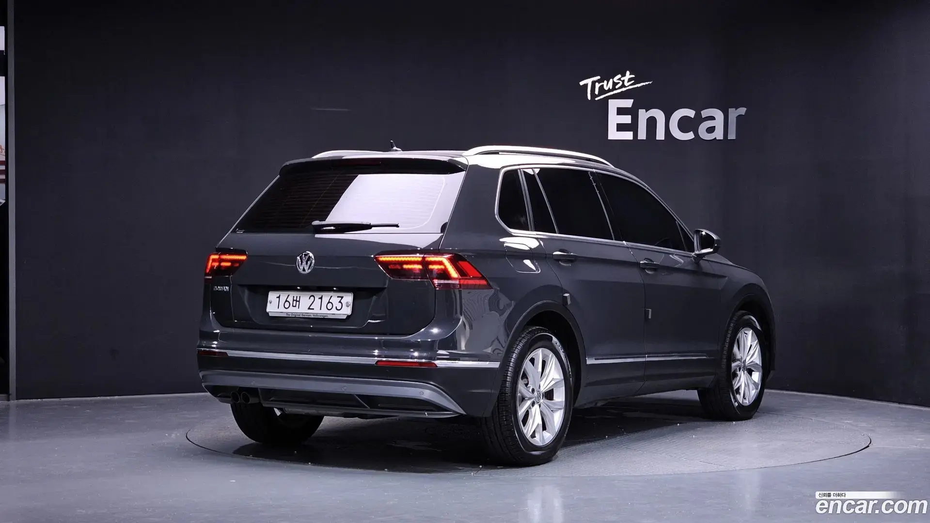 Main__Slider__Photo:Tiguan Volkswagen 2018.4-1