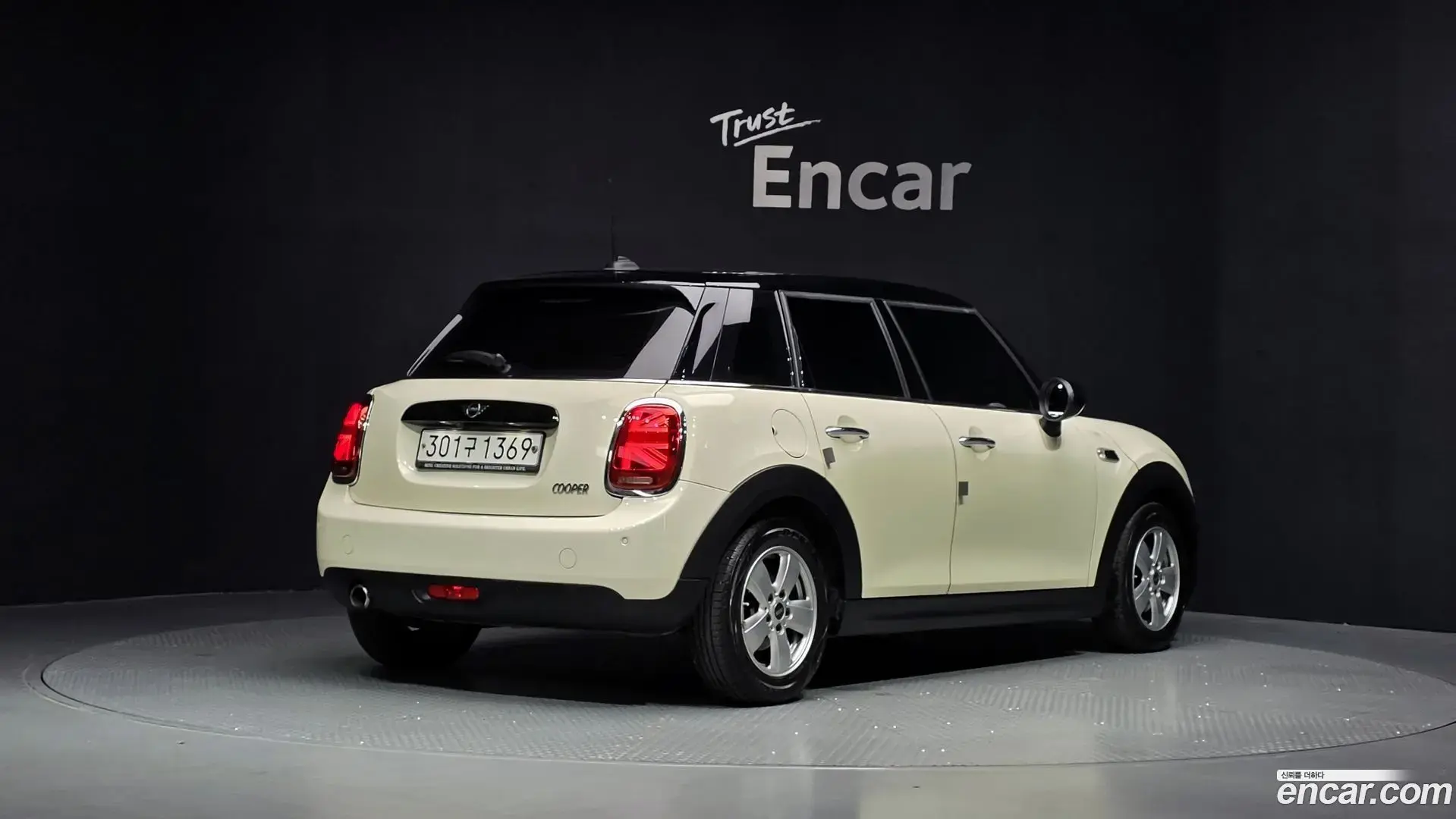Main__Slider__Photo:Cooper Mini 2019.11-1
