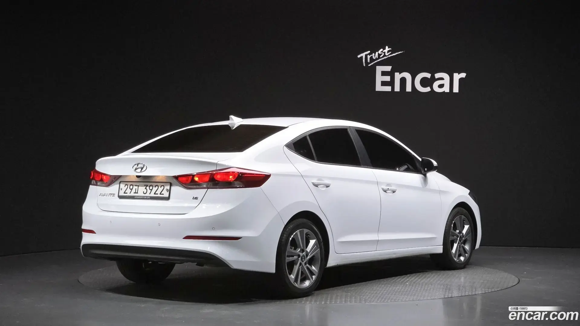 Main__Slider__Photo:AVANTE Hyundai 2018.8-1
