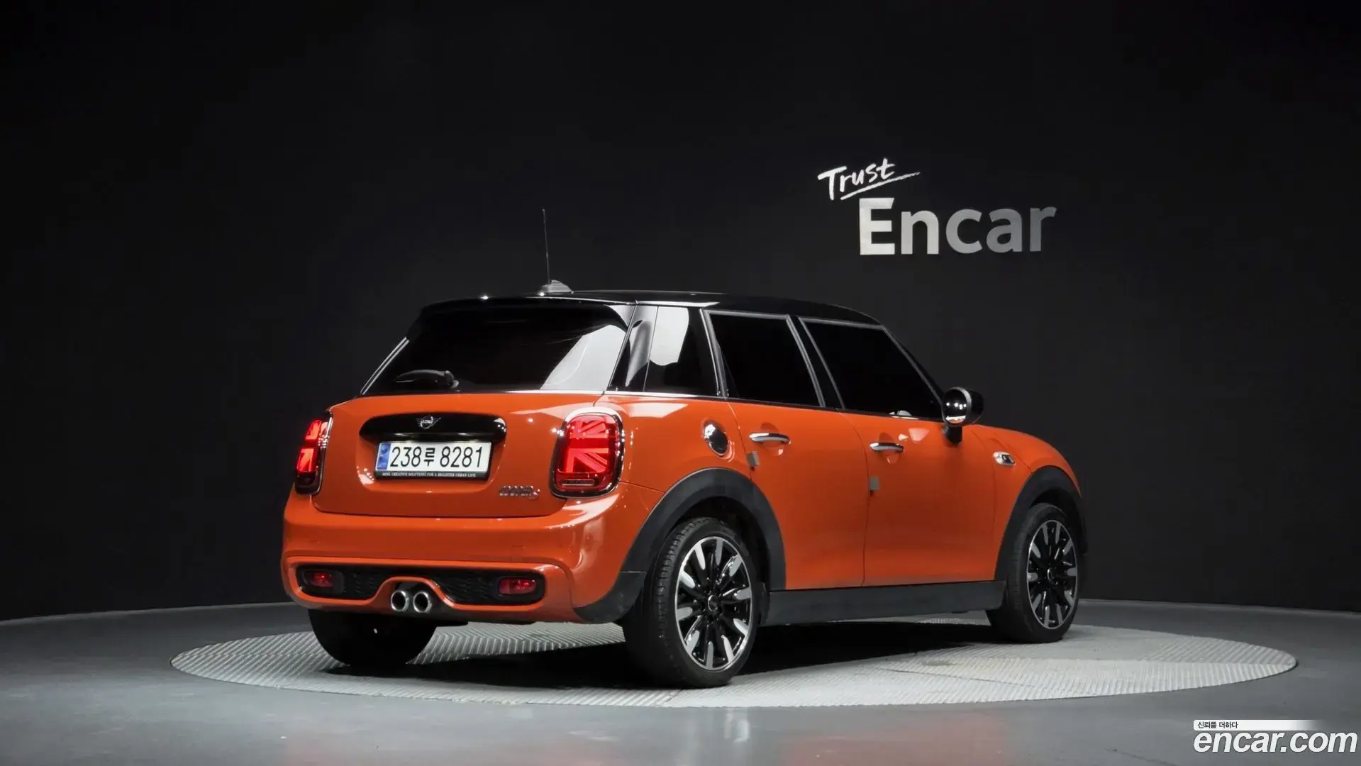 Main__Slider__Photo:Cooper Mini 2019.10-1