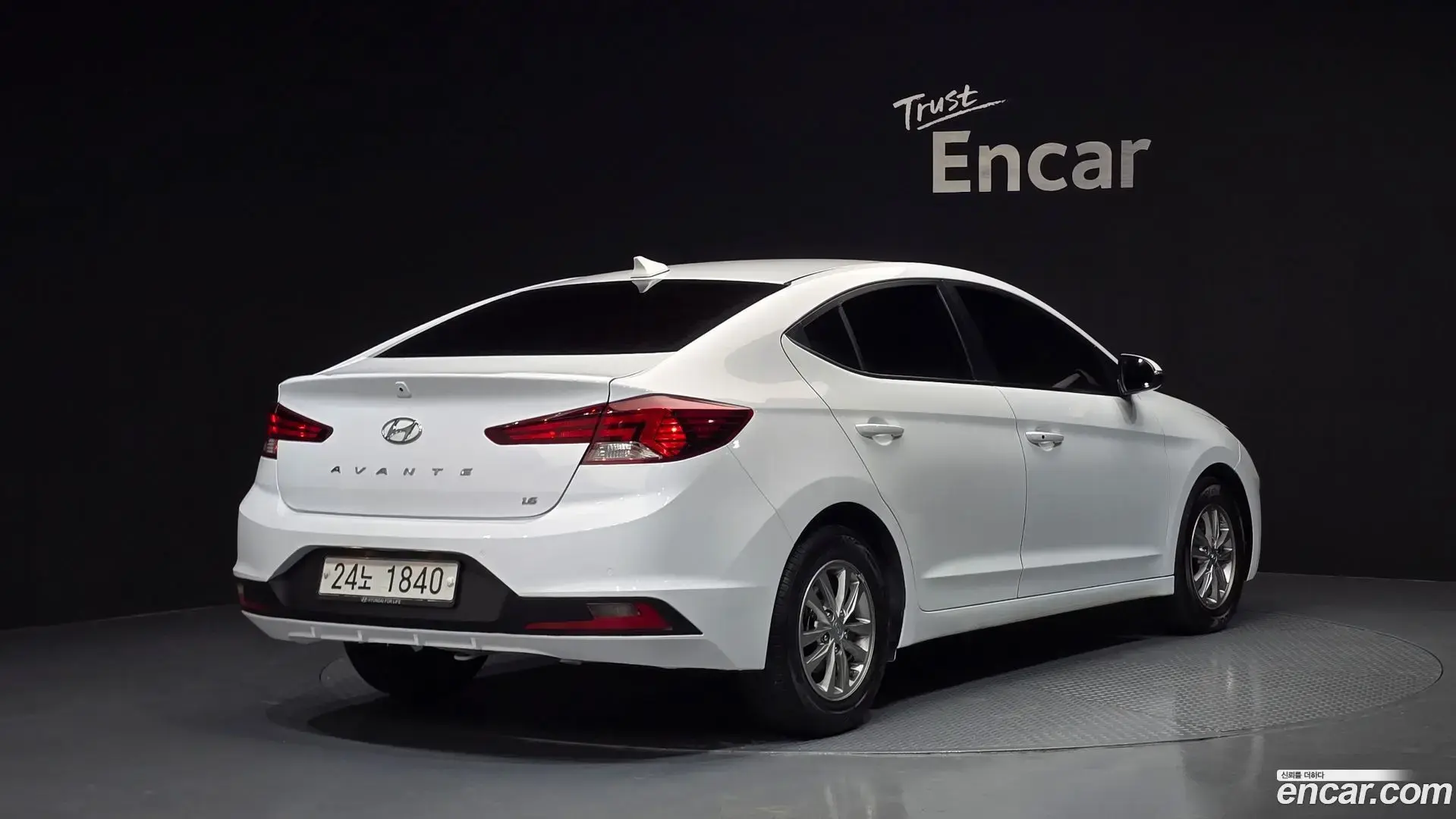 Main__Slider__Photo:AVANTE Hyundai 2019.1-1