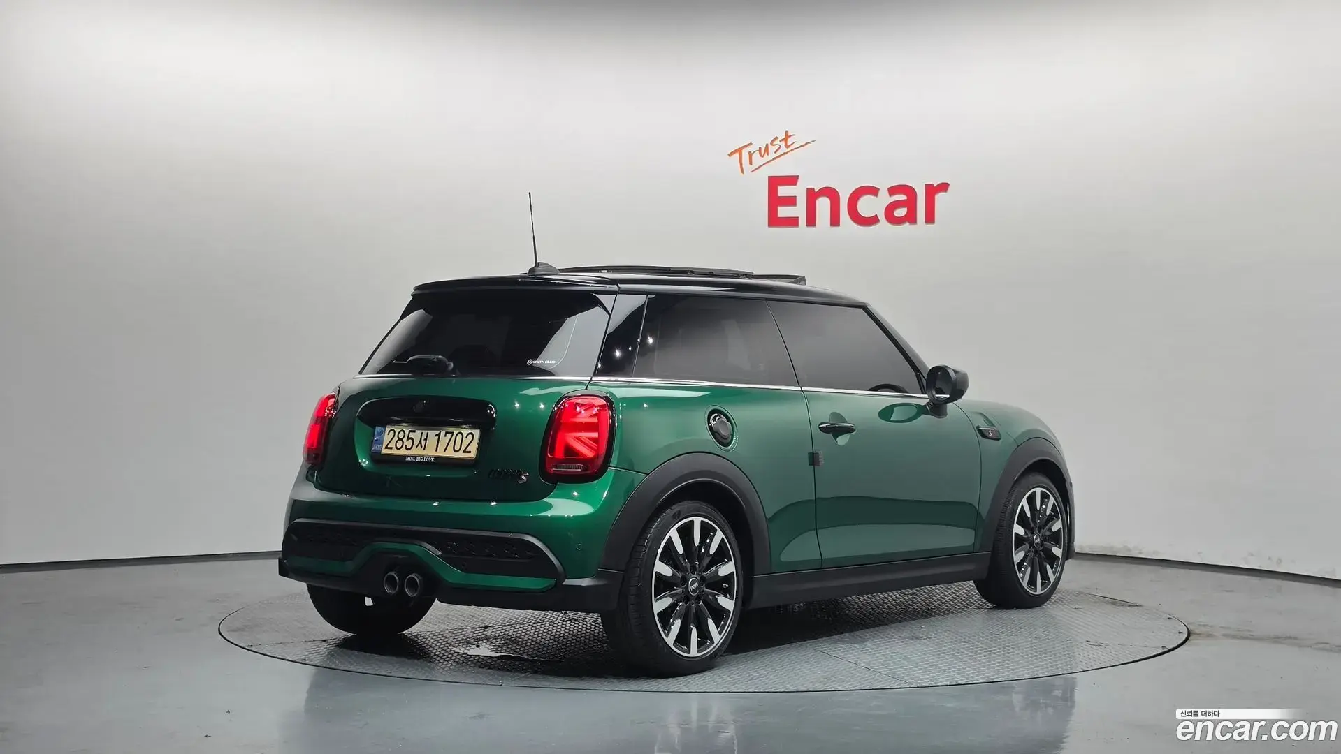Main__Slider__Photo:Cooper Mini 2022.2-1