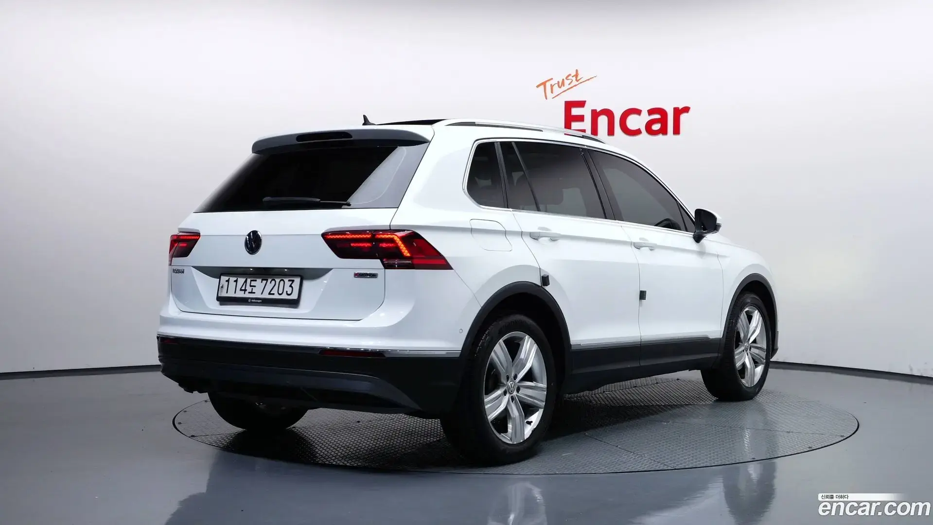Main__Slider__Photo:Tiguan Volkswagen 2020.7-1