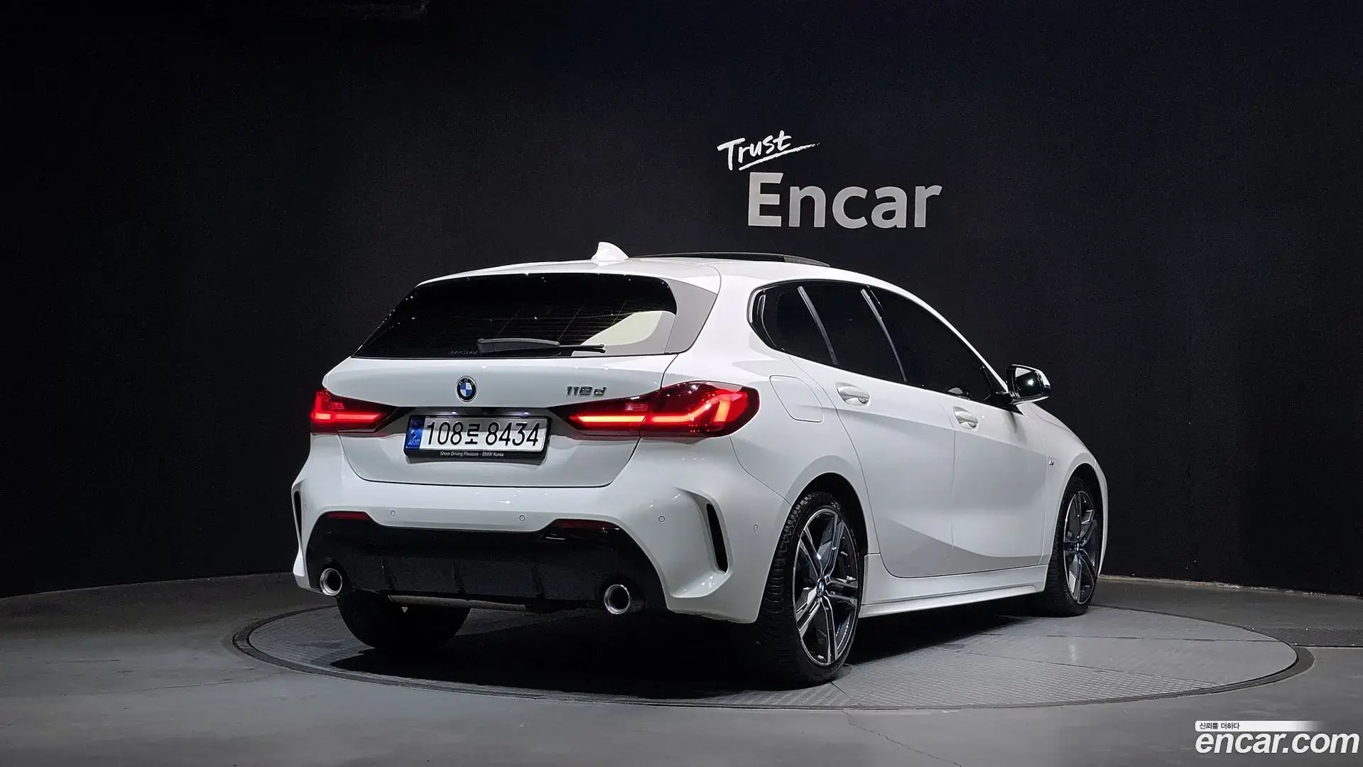 Main__Slider__Photo:1-Series BMW 2021.7-1