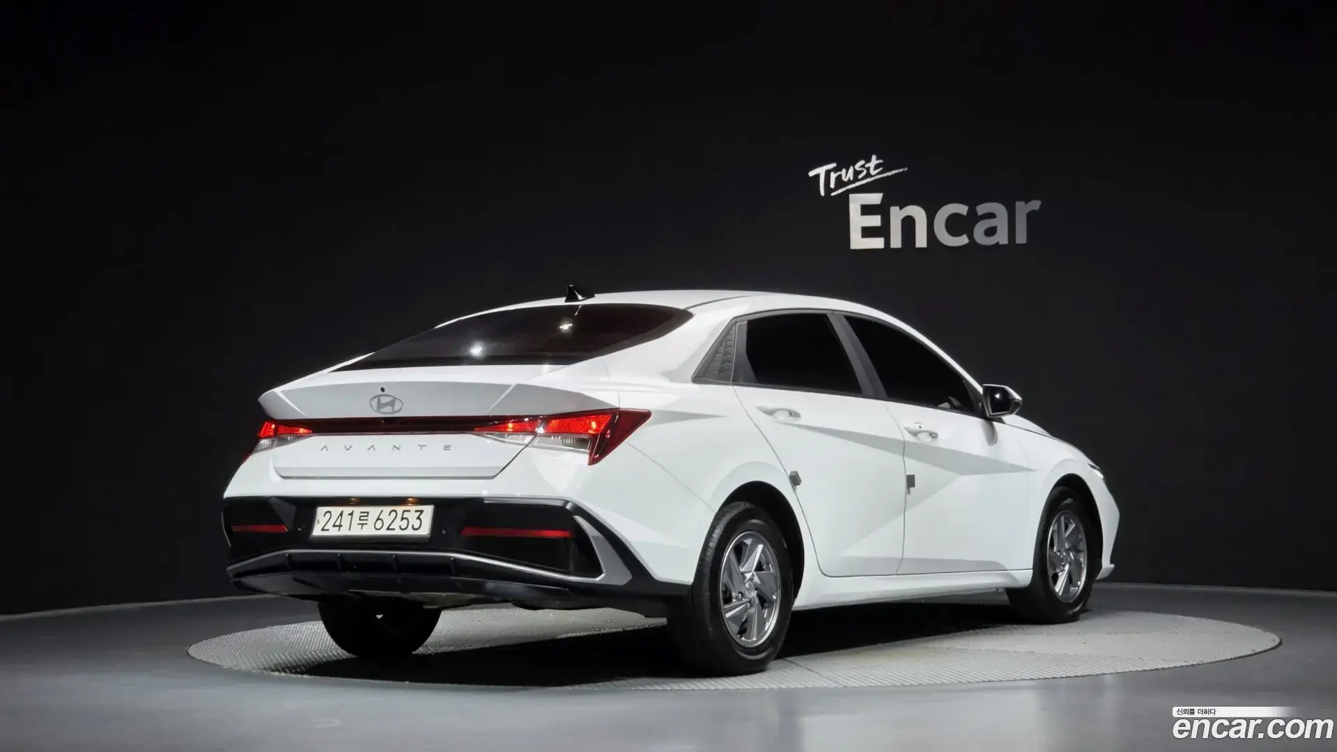 Main__Slider__Photo:AVANTE Hyundai 2023.7-1