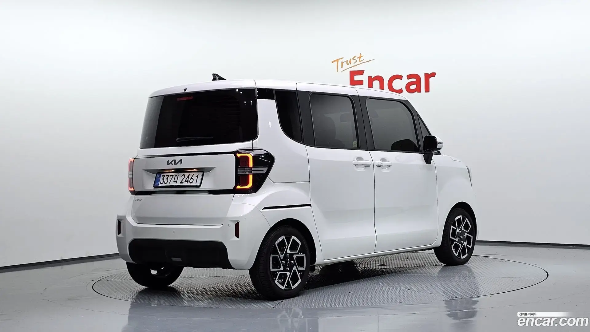 Main__Slider__Photo:RAY Kia 2022.11-1