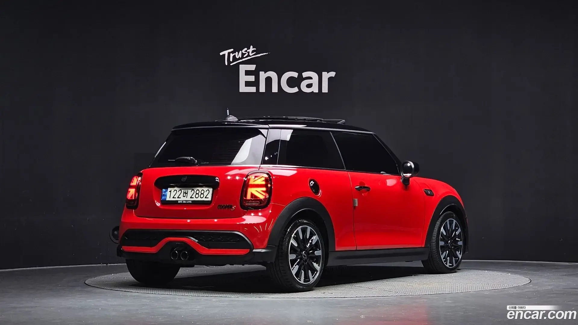 Main__Slider__Photo:Cooper Mini 2022.8-1