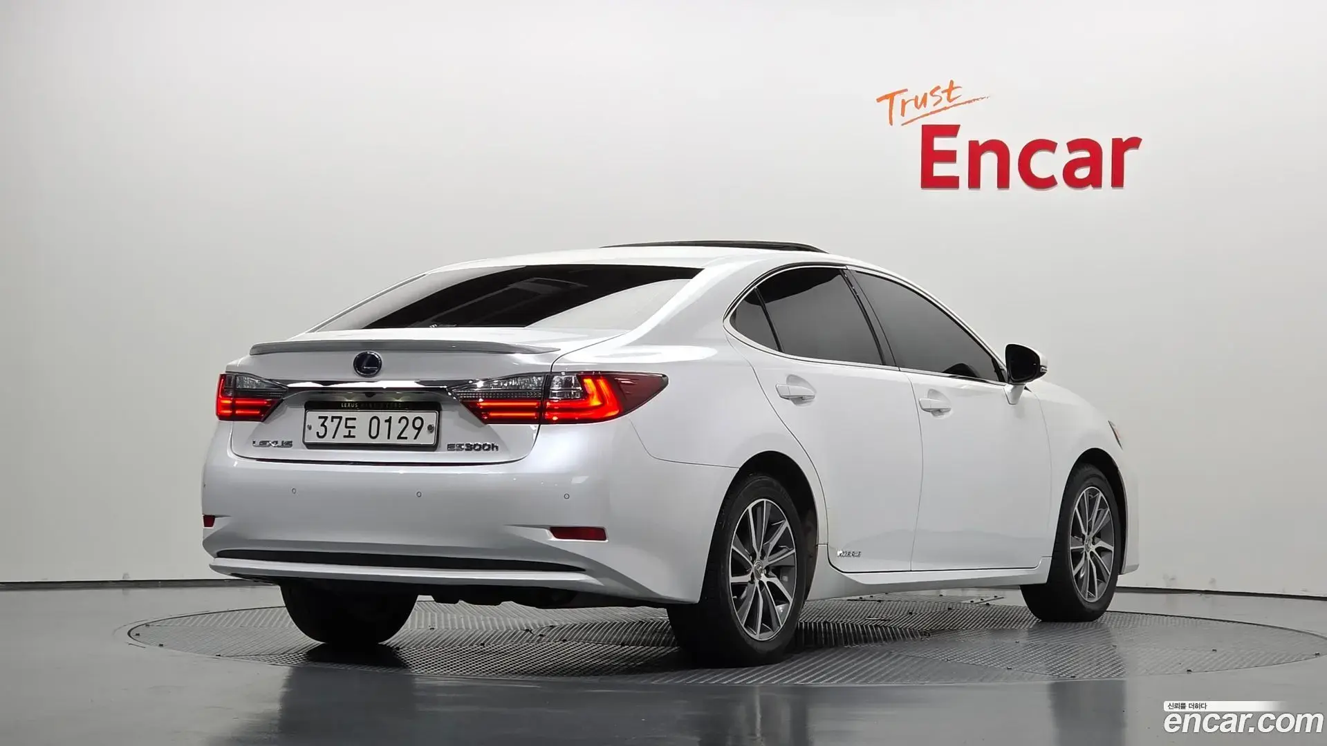 Main__Slider__Photo:ES Lexus 2016.9-1