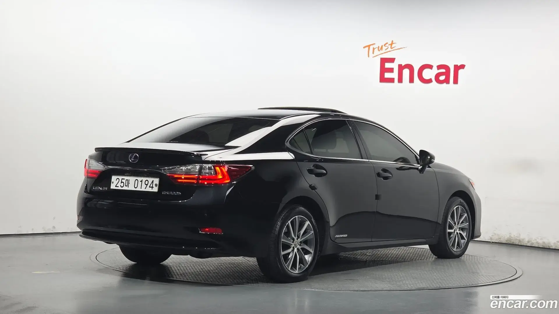 Main__Slider__Photo:ES Lexus 2016.11-1