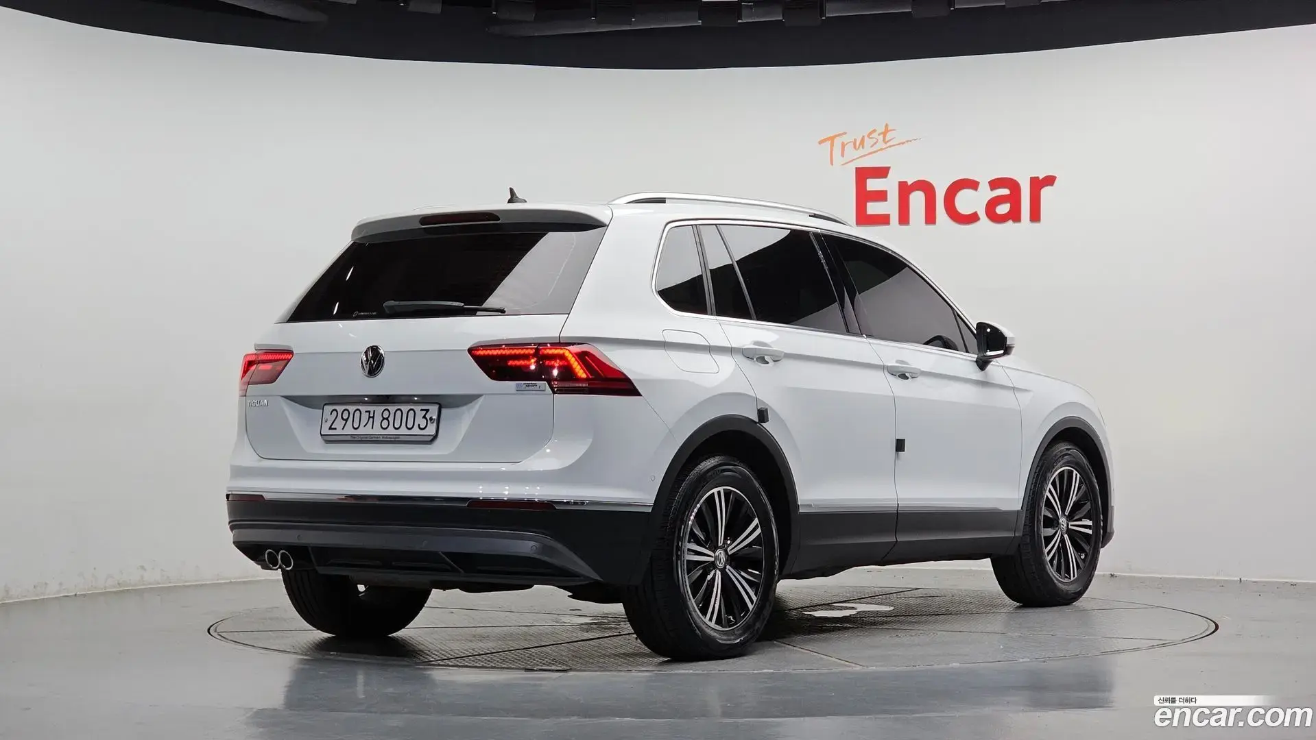 Main__Slider__Photo:Tiguan Volkswagen 2019.10-1