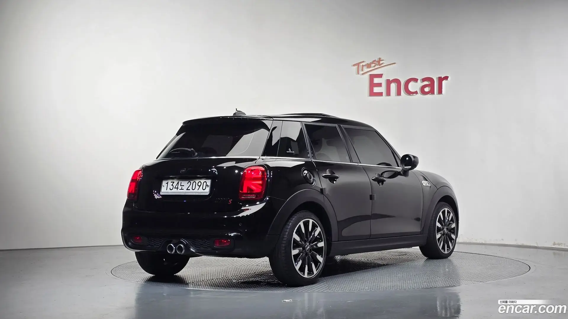 Main__Slider__Photo:Cooper Mini 2020.9-1