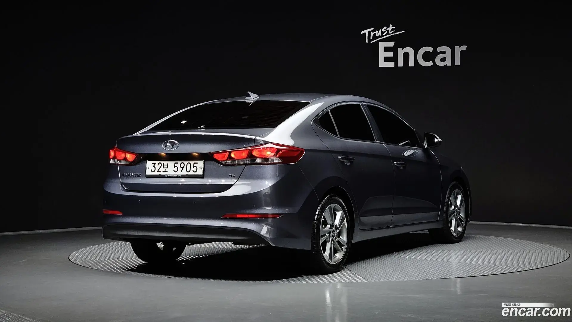 Main__Slider__Photo:AVANTE Hyundai 2018.6-1