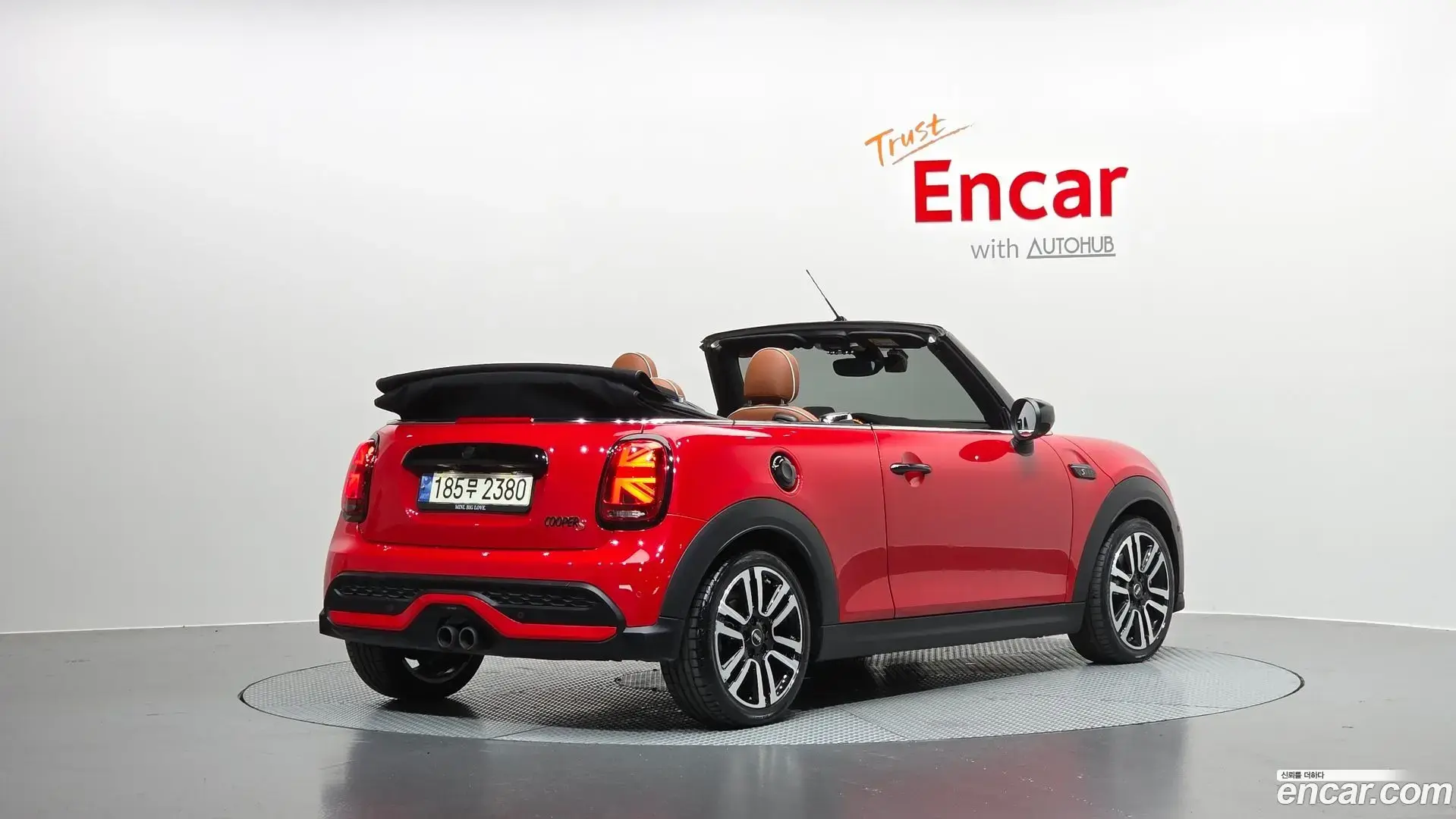 Main__Slider__Photo:Cooper Convertible Mini 2024.2-1