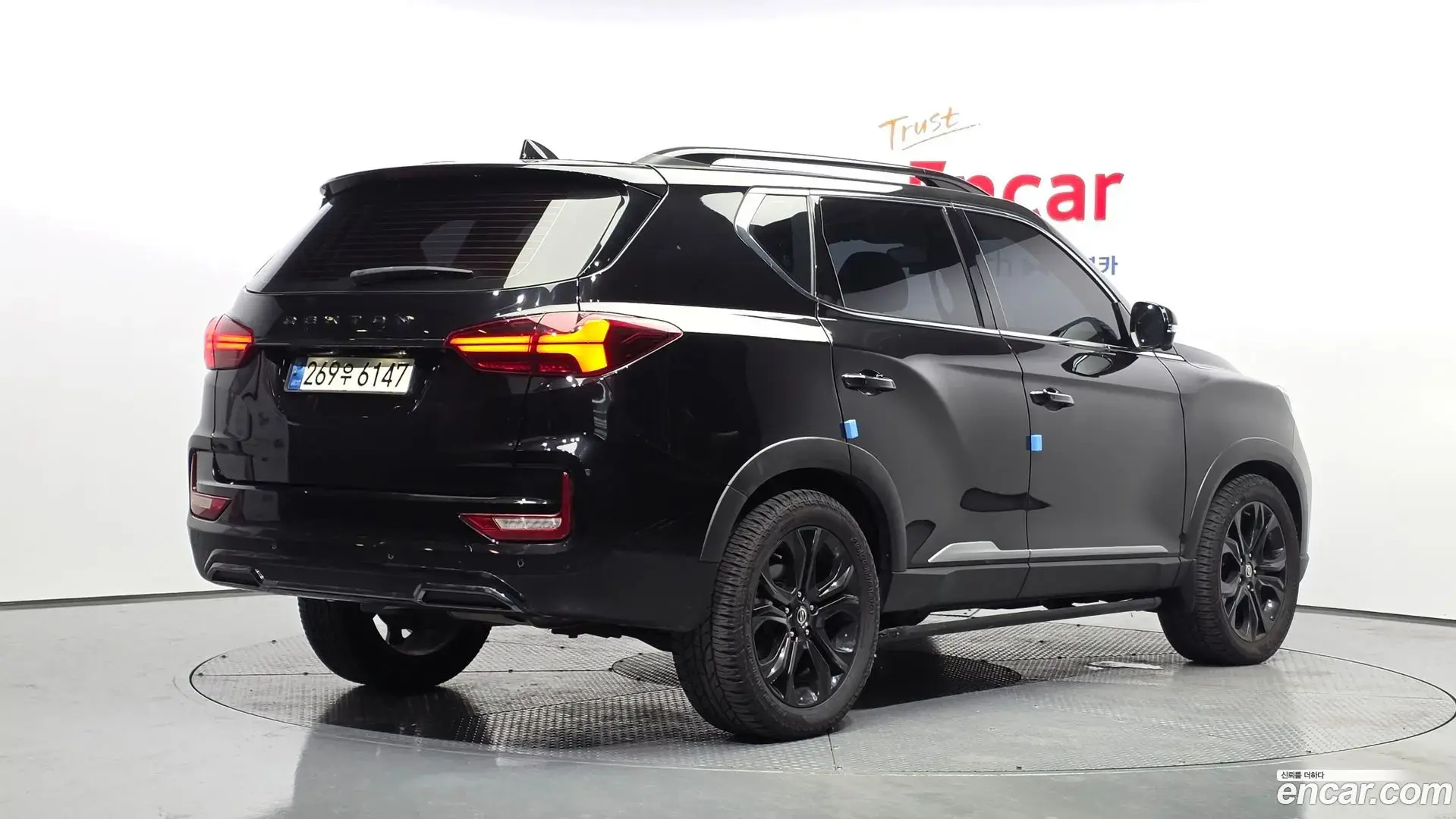 Main__Slider__Photo:Rexton KG Mobility 2020.11-1