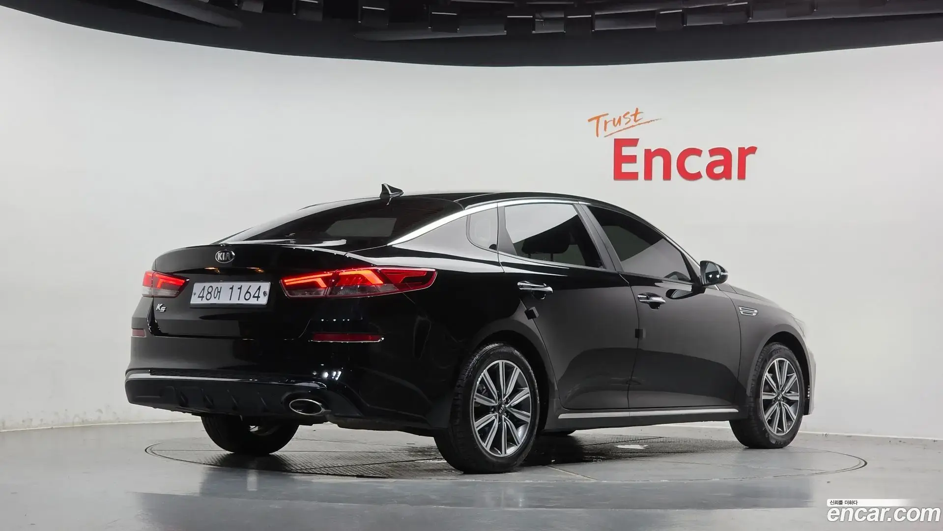 Main__Slider__Photo:K5 Kia 2019.5-1