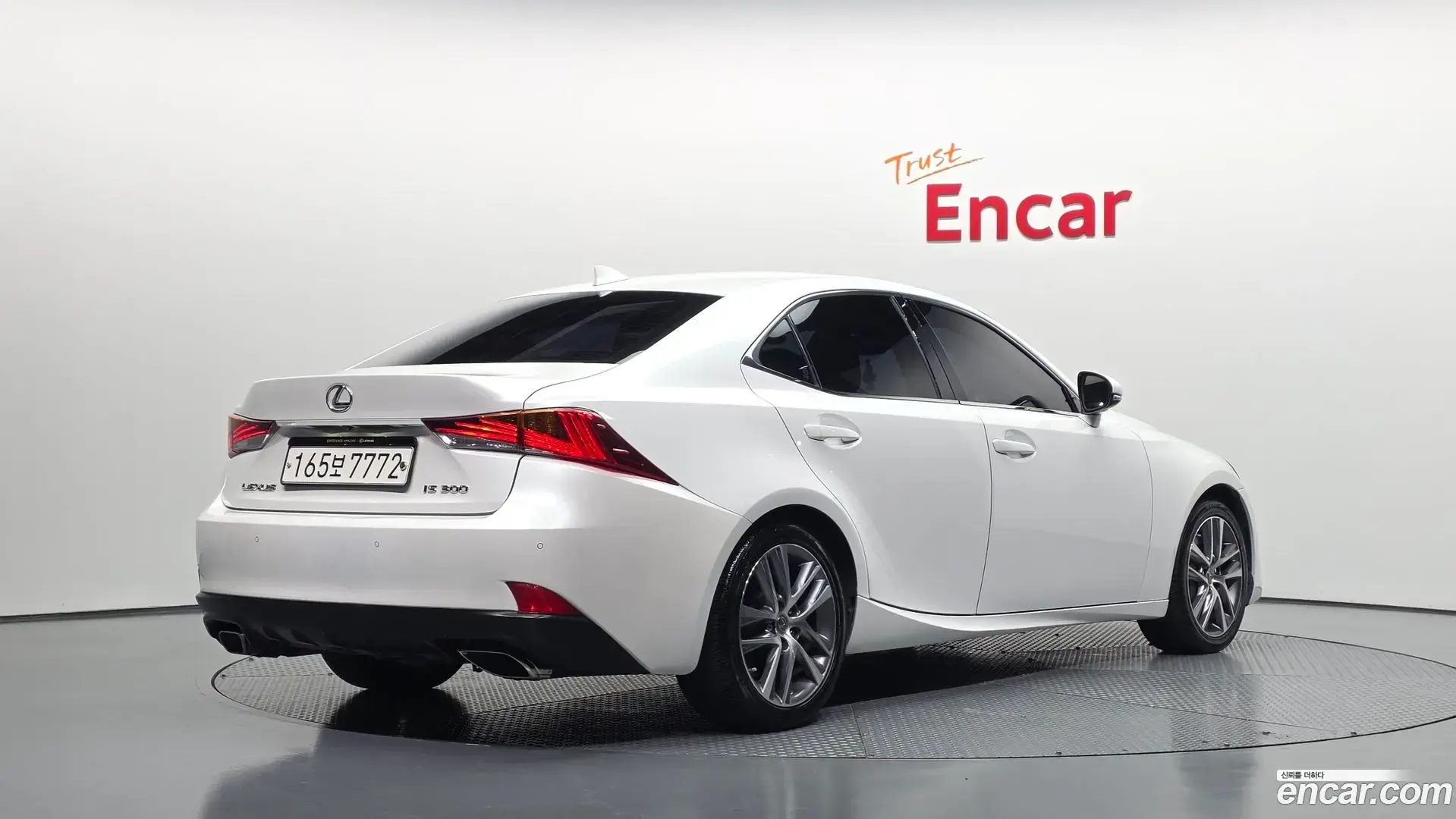 Main__Slider__Photo:IS Lexus 2019.10-1