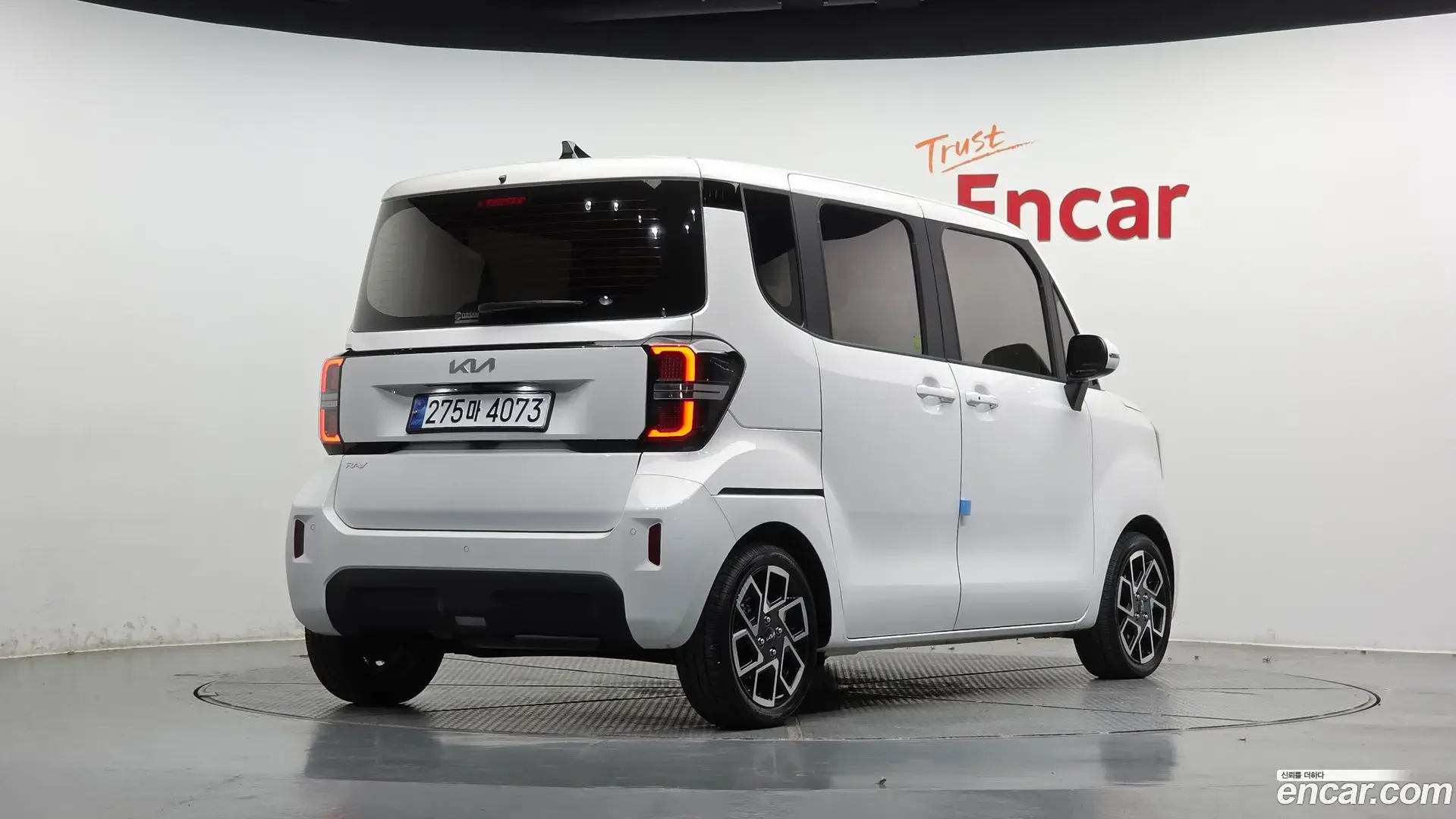 Main__Slider__Photo:RAY Kia 2024.10-1