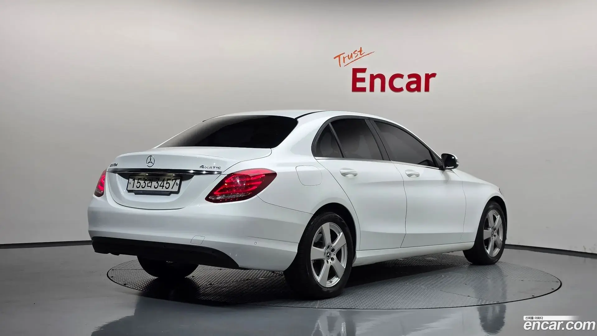 Main__Slider__Photo:C-Class Mercedes-Benz 2017.9-1