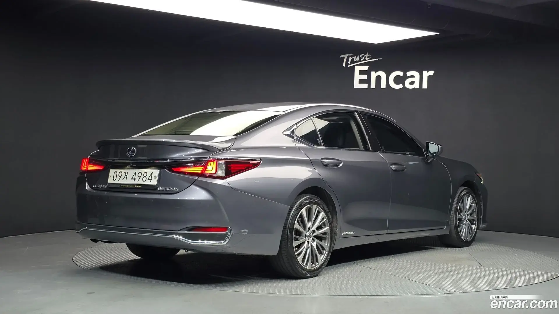 Main__Slider__Photo:ES Lexus 2018.9-1