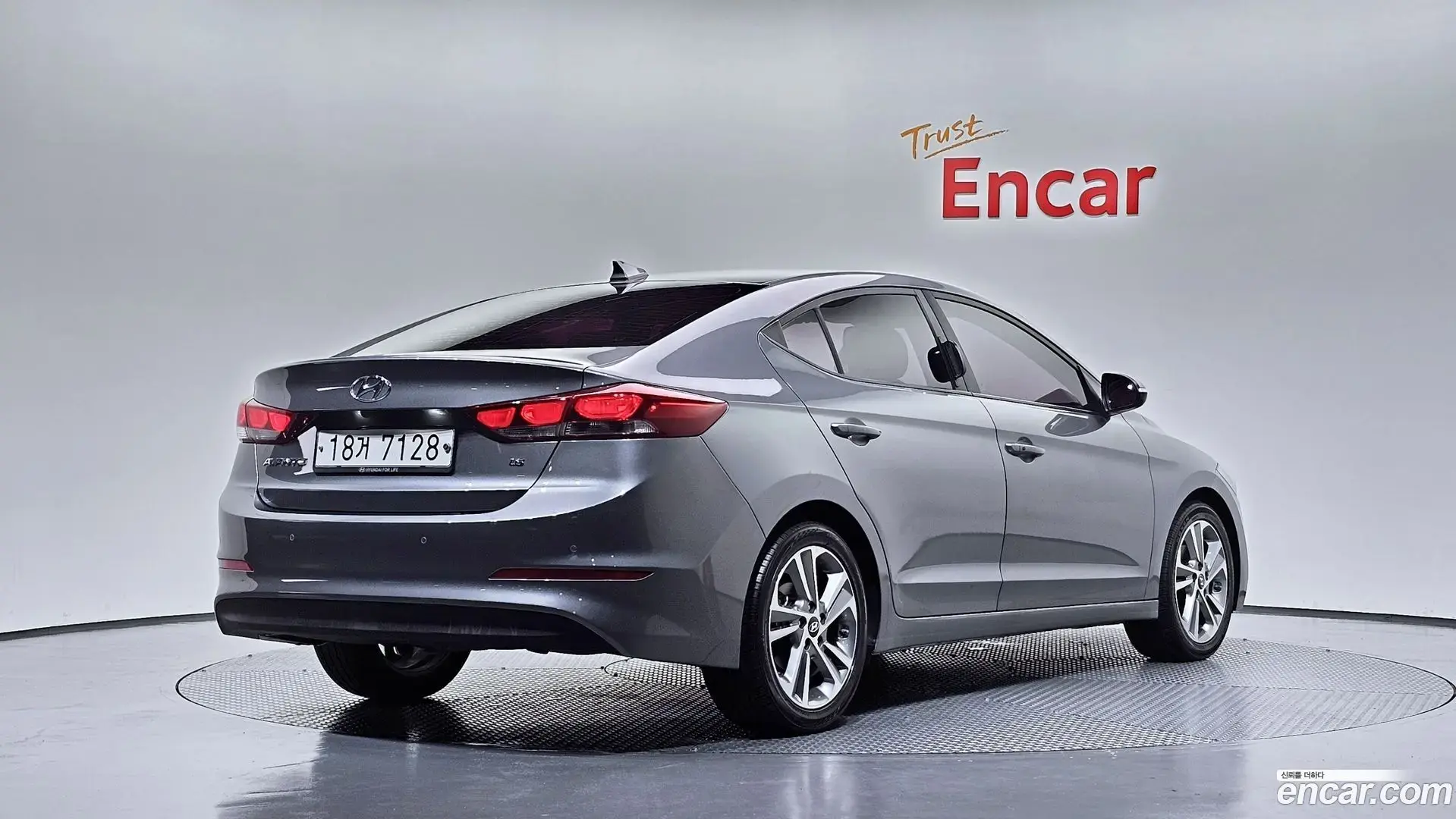Main__Slider__Photo:AVANTE Hyundai 2017.11-1