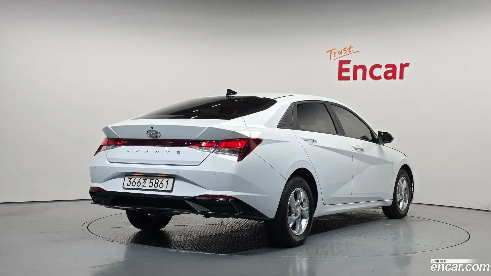 Main__Slider__Photo:AVANTE Hyundai 2021.10-1