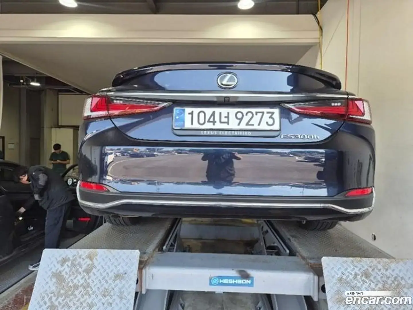 Main__Slider__Photo:ES Lexus 2023.8-1